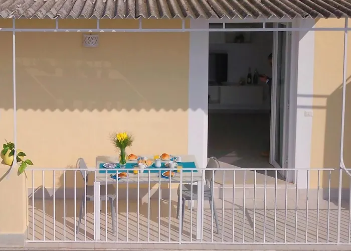 - Anna Villa Positano