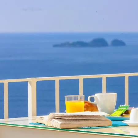 - Anna Villa Positano
