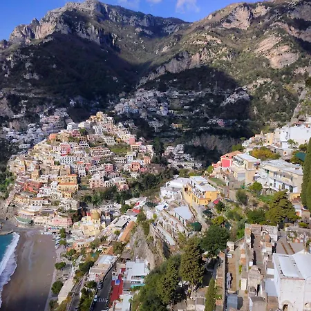 - Anna Villa Positano