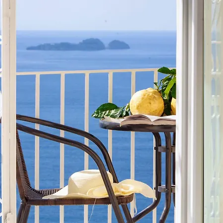 - Anna * Positano